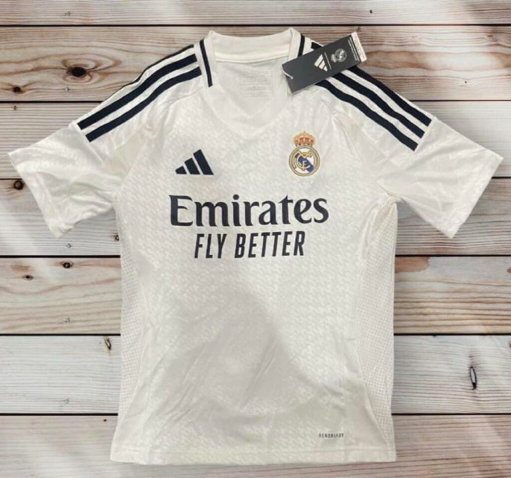 Desvelada la camiseta del Real Madrid para la final de la